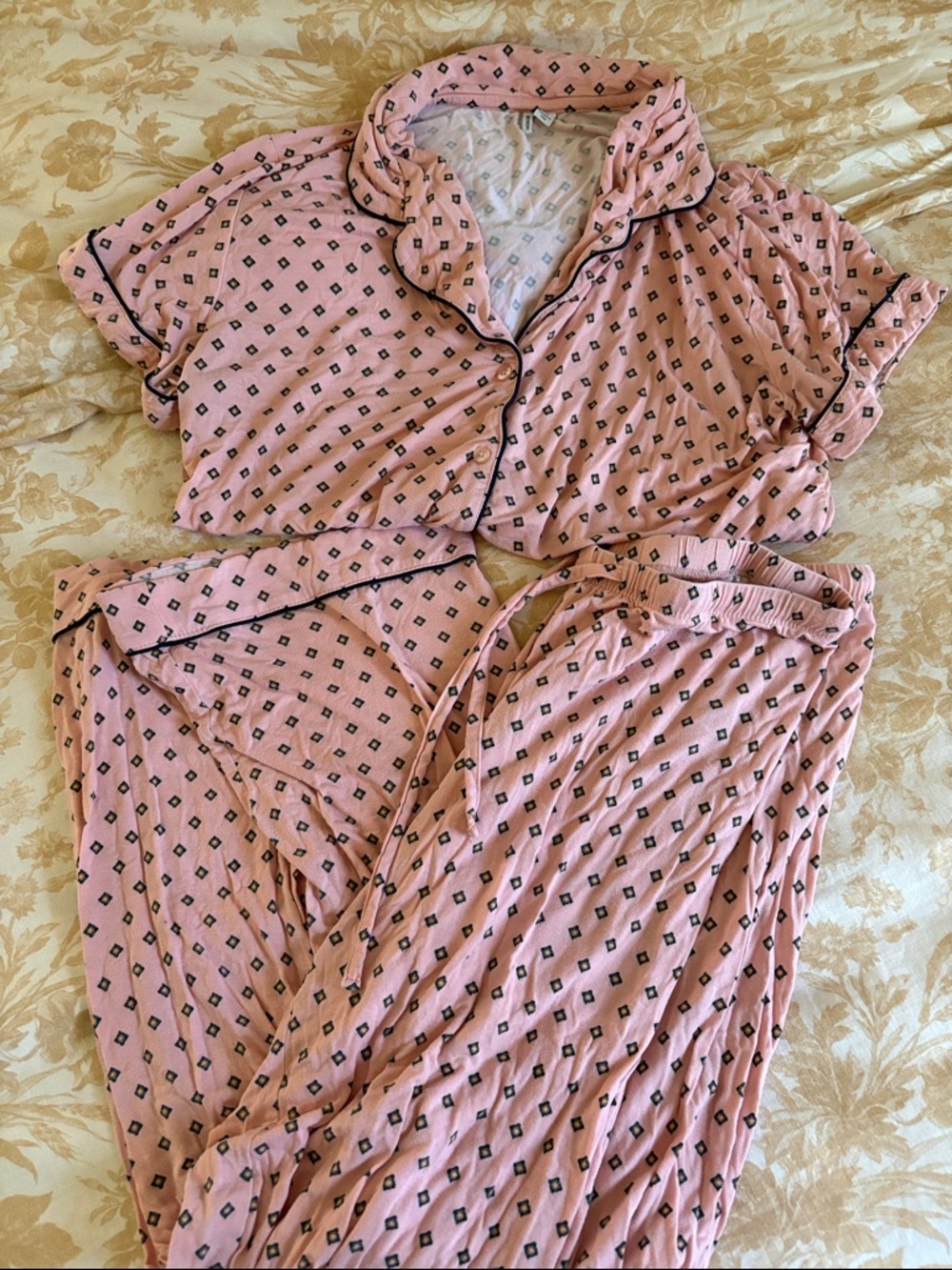Nordstrom Pink Short-Sleeve Printed Pajama Set with Black Piping